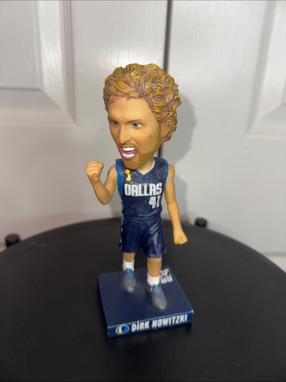 2017 Dirk Nowitzki  mint “Twenty seasons” 2006 Playoff  Run